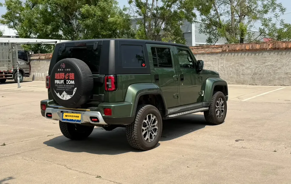 BAIC Beijing Off-road BJ40 2.0T Automatic 4WD City Hunter Glory Edition 2024 — миниатюра 2