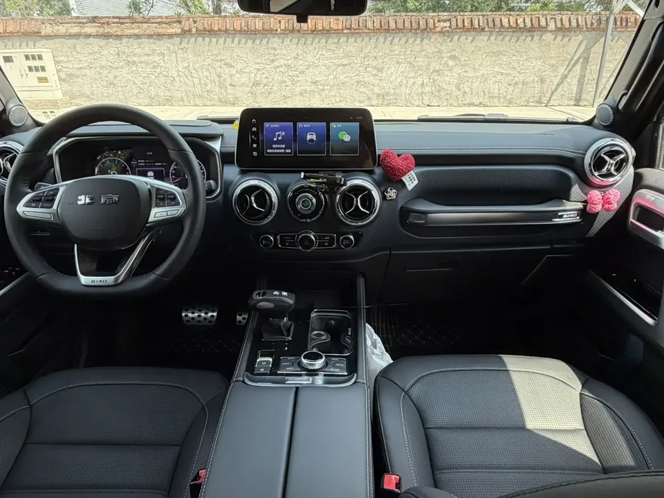 BAIC Beijing Off-road BJ40 2.0T Automatic 4WD City Hunter Glory Edition 2024 — миниатюра 4