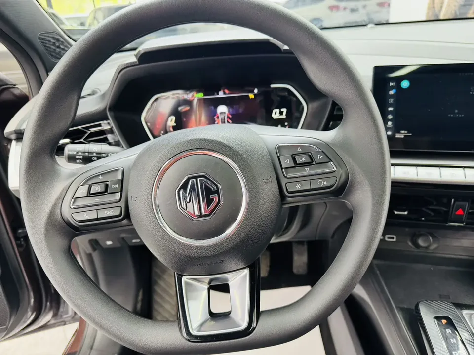 MG 5 180DVVT CVT Youth Deluxe Edition 2022 — миниатюра 3