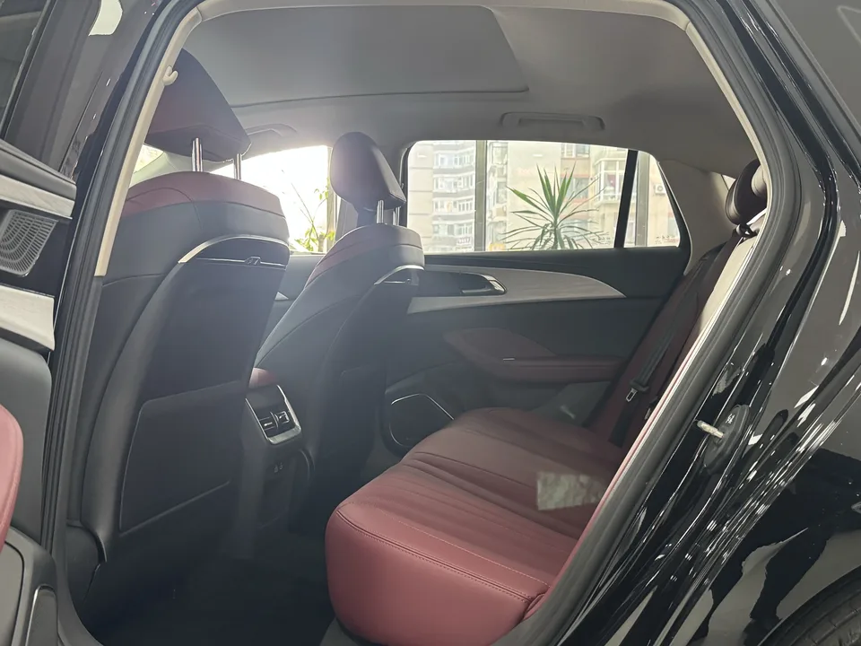 Hongqi H5 Hongqi H5 2024 1.5T DCT Zhilian Qiyun Edition 2024 — миниатюра 3