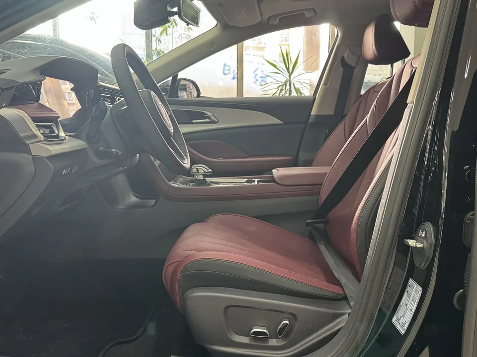 Hongqi H5 Hongqi H5 2024 1.5T DCT Zhilian Qiyun Edition 2024 — миниатюра 5