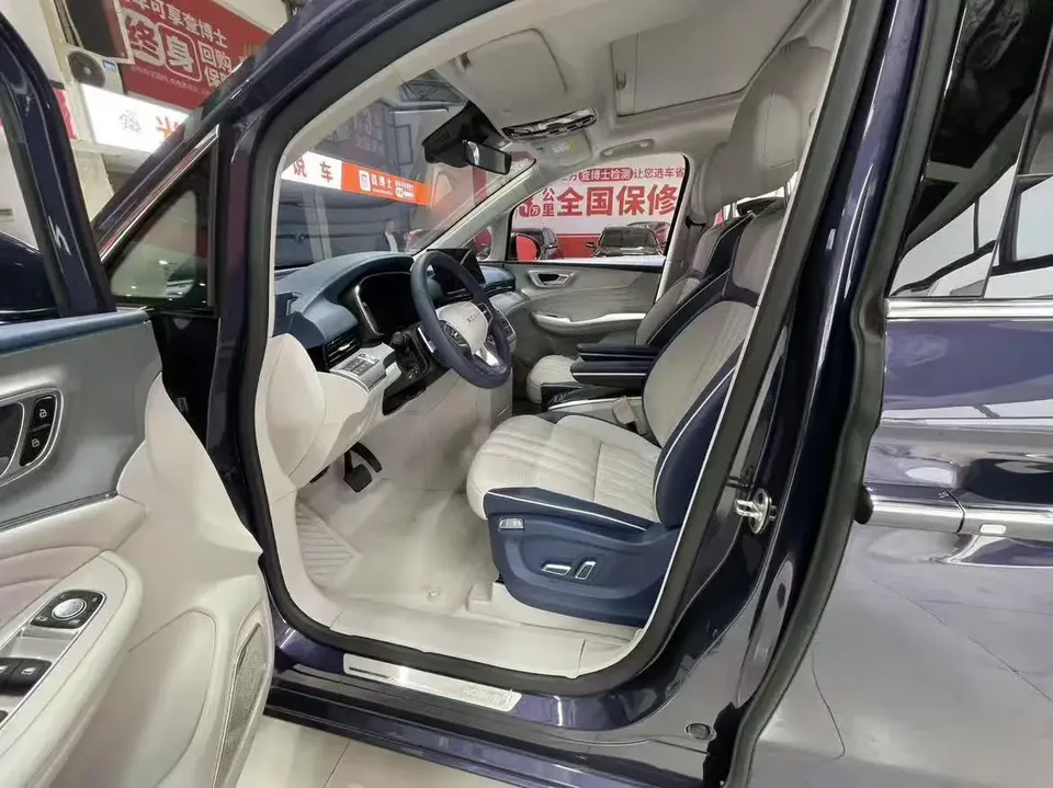 Roewe iMAX8 Roewe iMAX8 2022 400TGI Extreme Edition 2022 — миниатюра 5