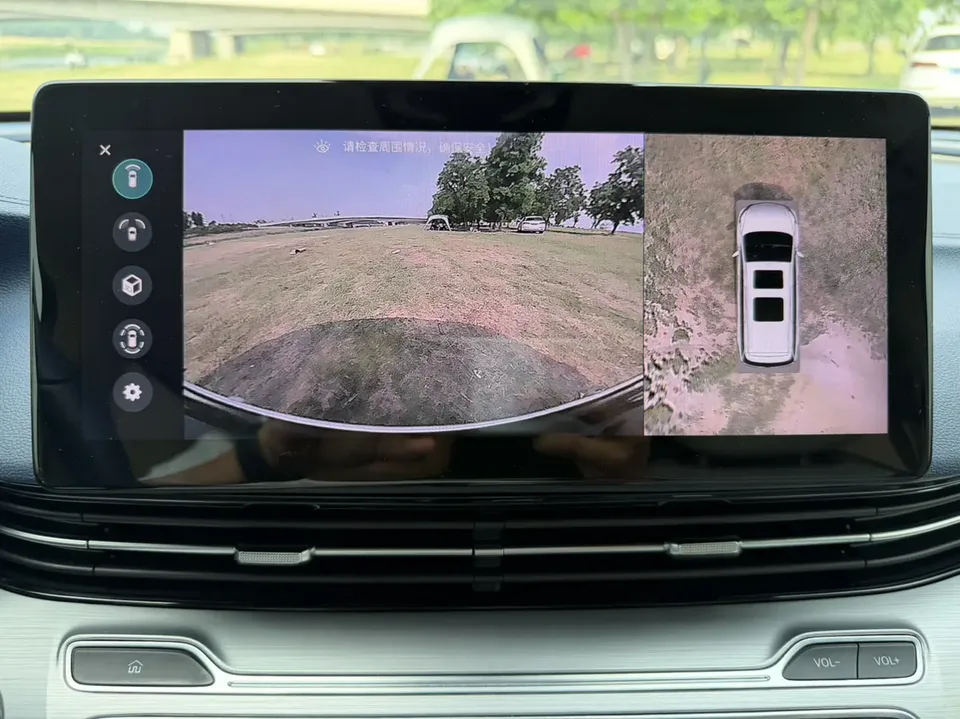Roewe iMAX8 Roewe iMAX8 2022 400TGI Honor Edition 2022 — миниатюра 5