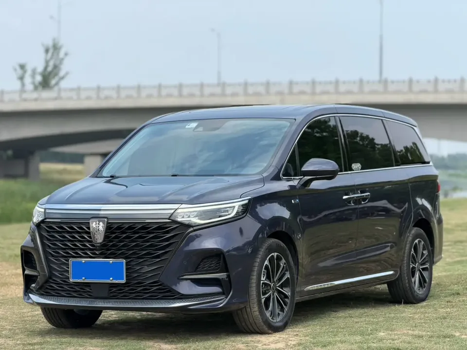 Roewe iMAX8 2022