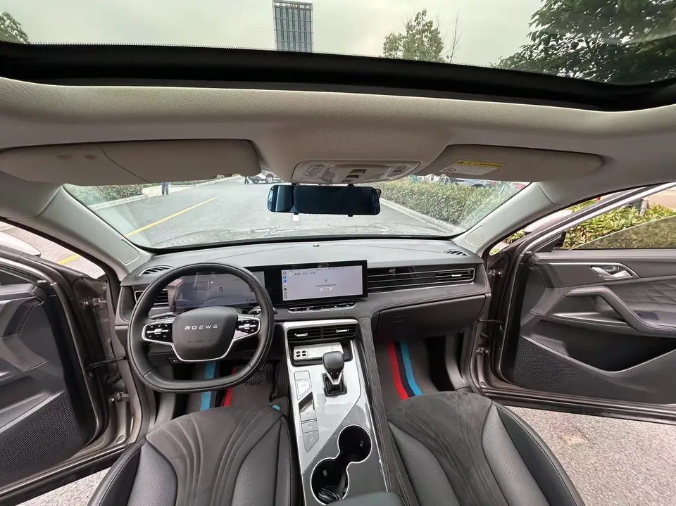 Roewe D5X DMH 135 Flagship Edition 2024 — миниатюра 4