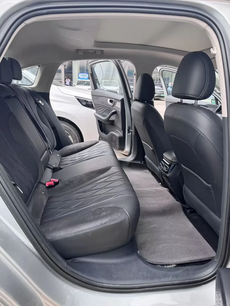 Roewe D7 DMH 125 flagship version 2023 — миниатюра 4