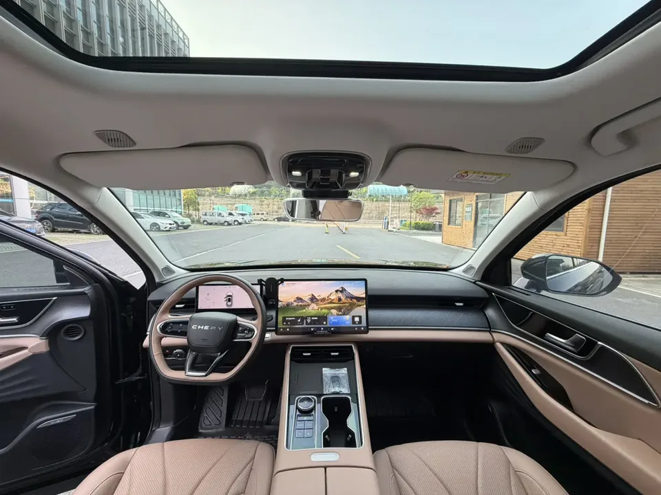 Chery Tiggo 8L 2.0T Automatic Comfort Edition 2025 — миниатюра 4