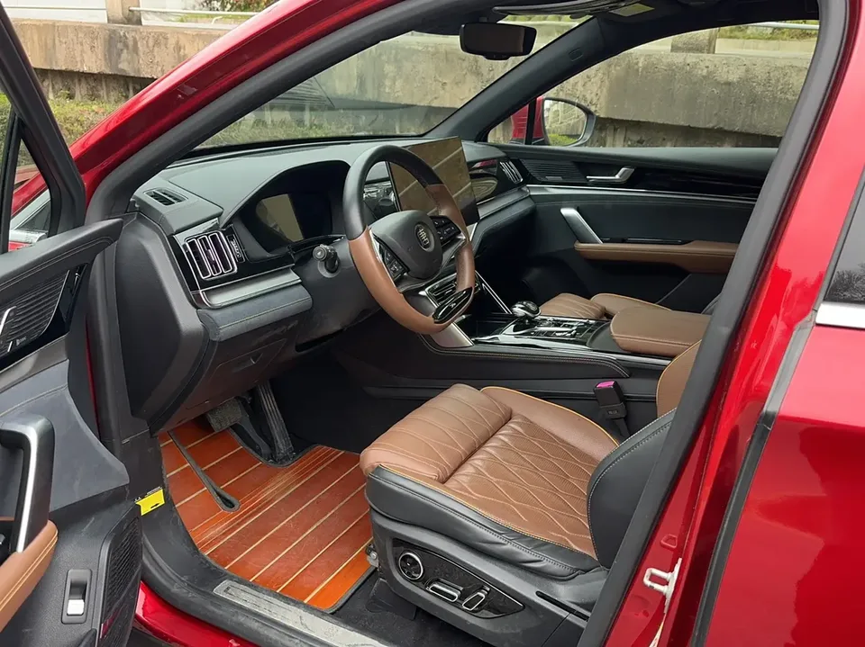 BYD Tang DM DM-i 1.5T 112KM Premium Edition 2022 — миниатюра 3