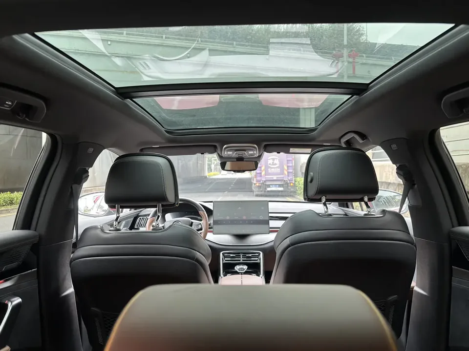 BYD Tang DM DM-i 1.5T 112KM Premium Edition 2022 — миниатюра 5