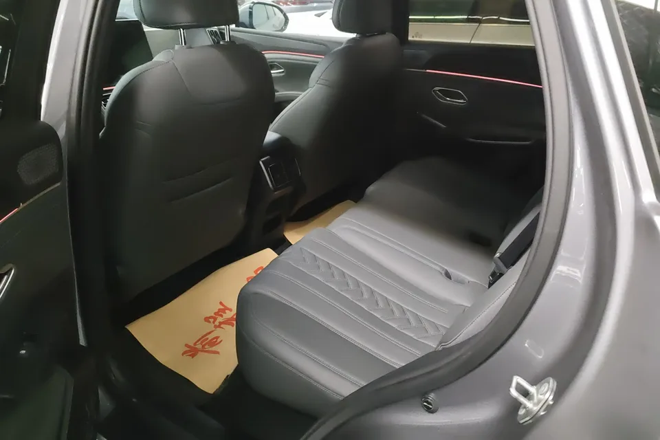 BYD Song L DM Intelligent Driving Edition DM-i 112KM Beyond Edition 2025 — миниатюра 4