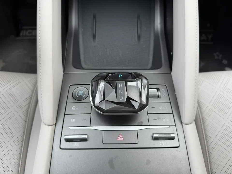 BYD Yuan Up 401KM Vitality 2024 — миниатюра 4