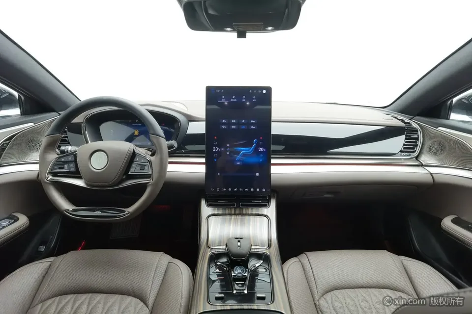 BYD Han DM DM-i Honor Edition 121KM Premium Edition 2024 — миниатюра 3