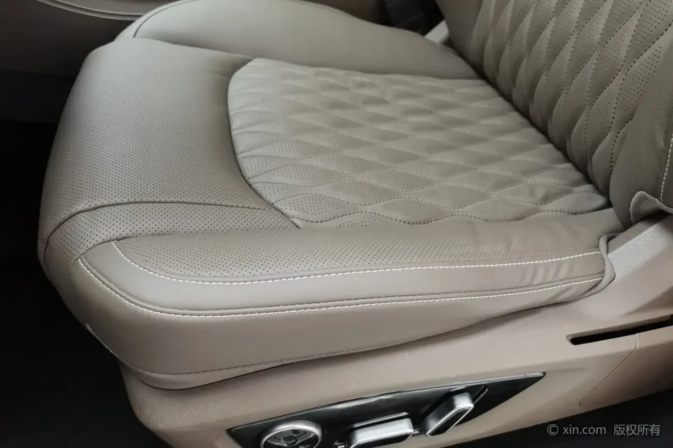 BYD Han DM DM-i Honor Edition 121KM Premium Edition 2024 — миниатюра 4