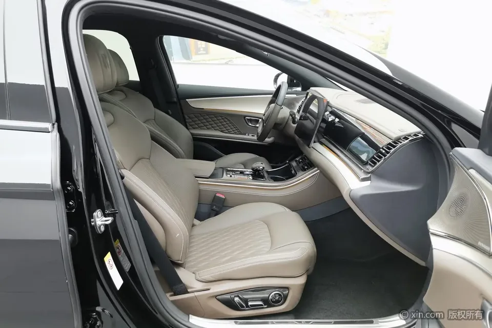 BYD Han DM DM-i Honor Edition 121KM Premium Edition 2024 — миниатюра 5