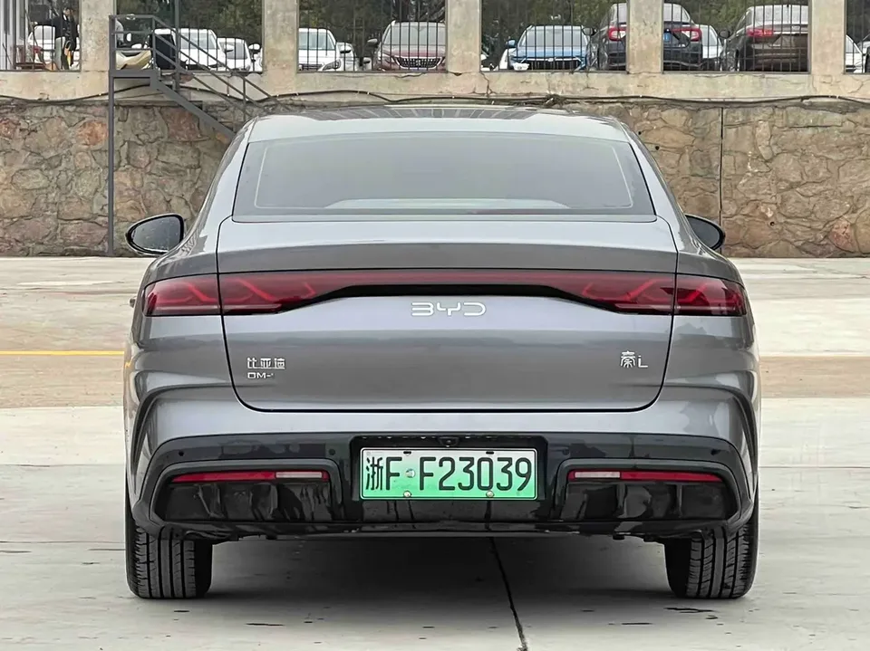 BYD Qin L DM DM-i 120KM Beyond Edition 2024 — миниатюра 2
