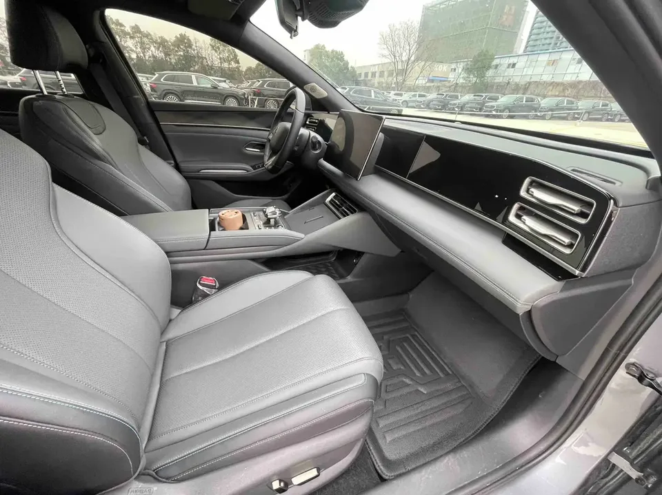 BYD Qin L DM DM-i 120KM Beyond Edition 2024 — миниатюра 5