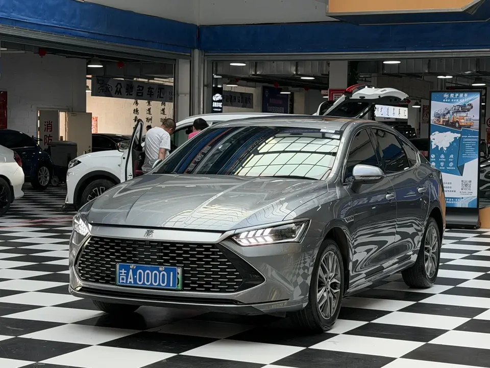 BYD Qin PLUS DM Qin PLUS DM 2023 DM-i Champion Edition 120KM Leading Type 2024 — photo 1, buy with delivery to Moscow