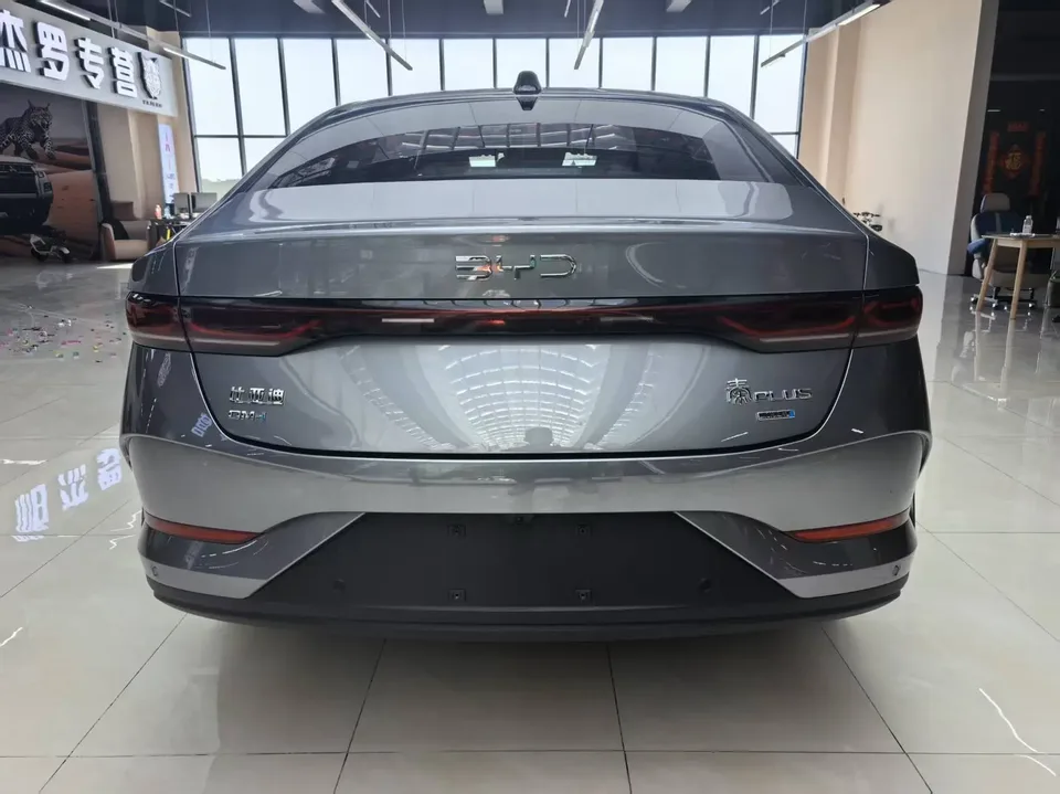 BYD Qin PLUS DM Intelligent Driving Edition DM-i 120KM Beyond Edition 2025 — миниатюра 2