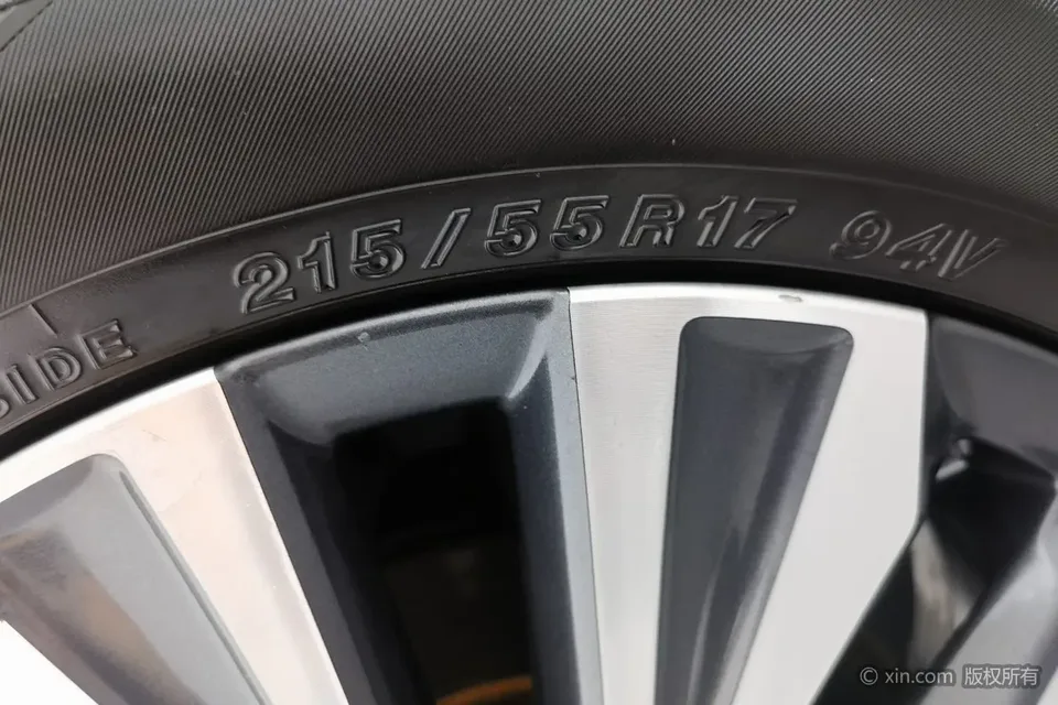 Nissan Altima 2.0L XL-Upr Premium Edition 2024 — миниатюра 2