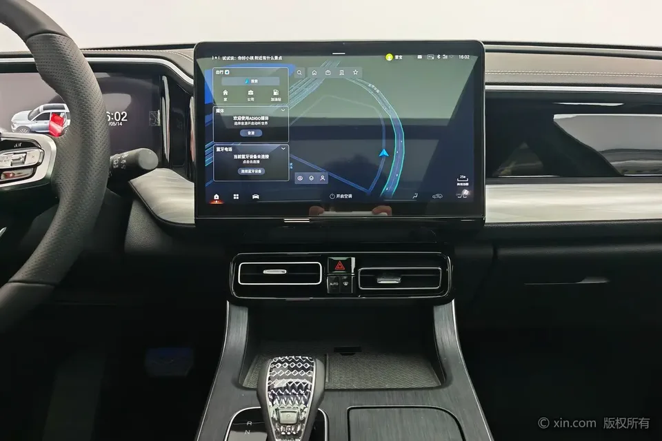 GAC Trumpchi GS8 Trumpchi GS8 2025 Pilot Series 2.0TGDI 2WD 5-seater Luxury Edition 2025 — миниатюра 3
