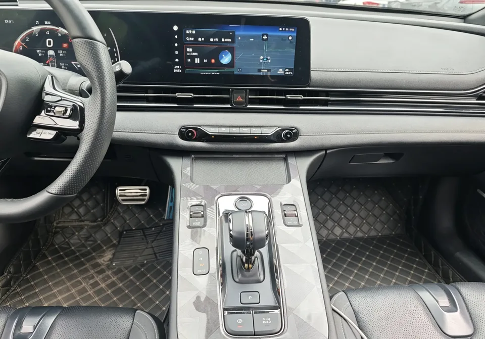 GAC Trumpchi Shadow Leopard 400T Automatic R Pro 2024 — миниатюра 3
