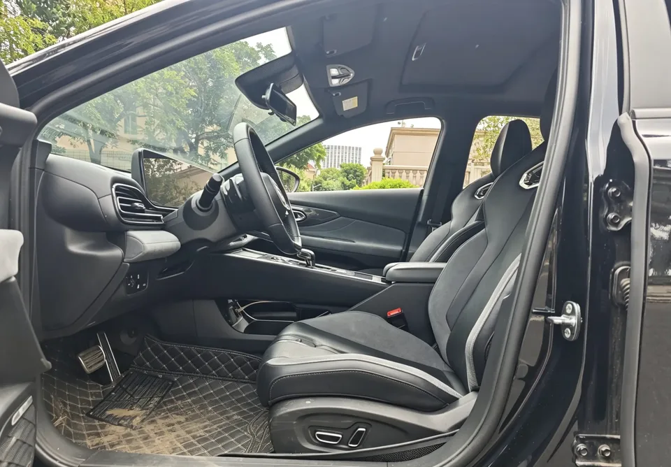 GAC Trumpchi Shadow Leopard 400T Automatic R Pro 2024 — миниатюра 5