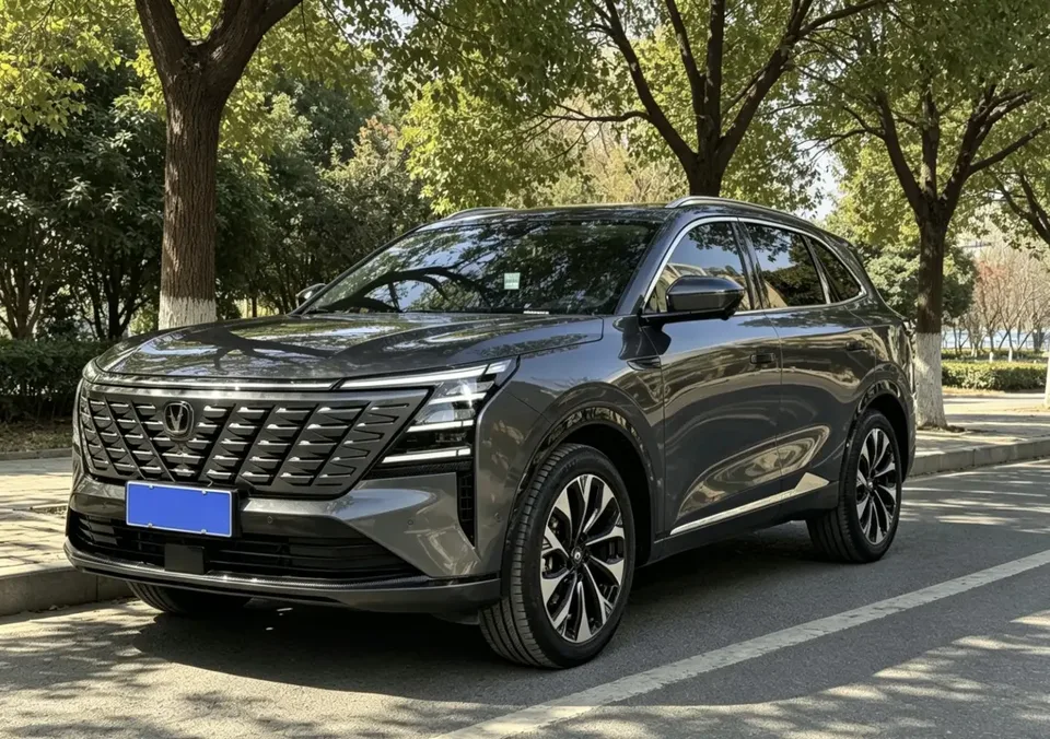 Changan CS75PLUS Changan CS75 PLUS 2025 Fourth Generation Ultra 2.0T New Blue Whale Smart Intelligent Engine 2025 — миниатюра 2