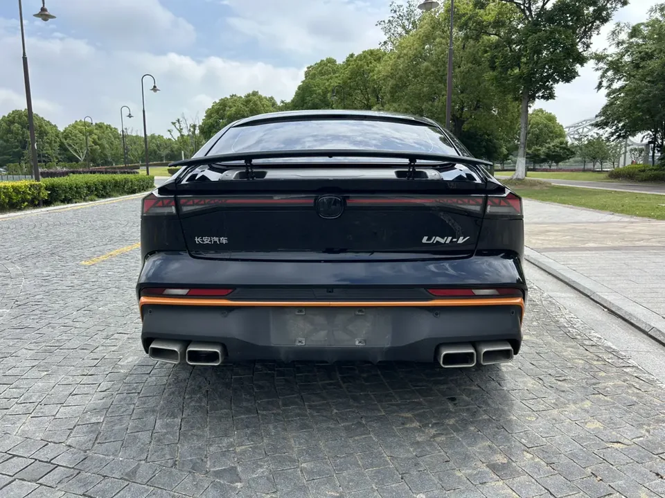 Changan UNI-V third generation 1.5T 500Bar Premium Sports Edition 2025 — миниатюра 2