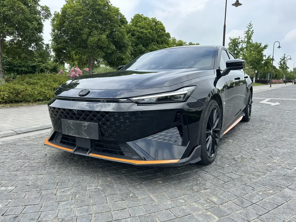 Changan UNI-V 2025