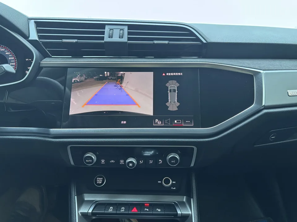 Audi Q3 Audi Q3 2022 35 TFSI Fashionable and Dynamic 2022 — миниатюра 4