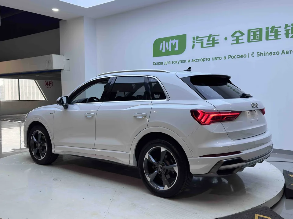 Audi Q3 Audi Q3 2022 35 TFSI Fashionable and Dynamic 2022 — миниатюра 2