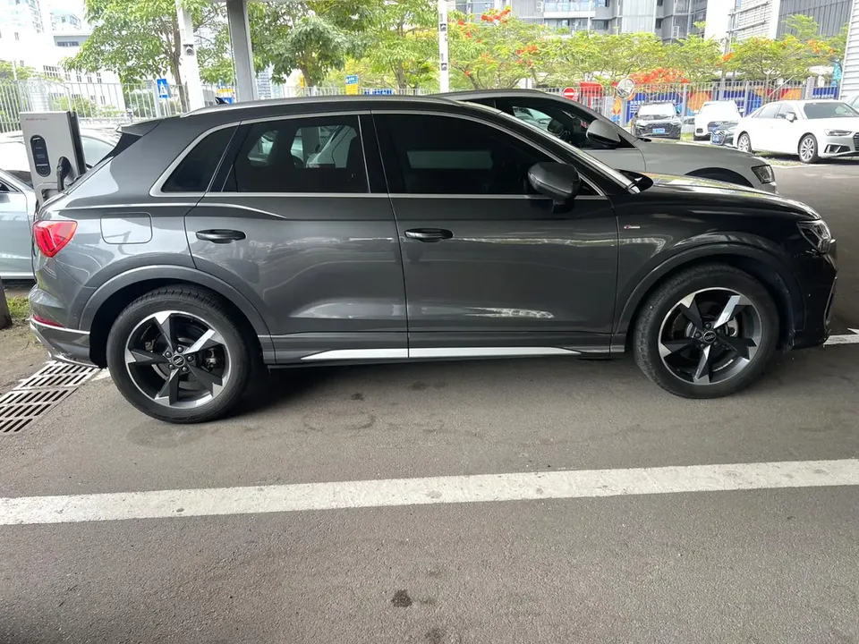 Audi Q3 Audi Q3 2023 35 TFSI Fashionable and Dynamic 2023 — миниатюра 2