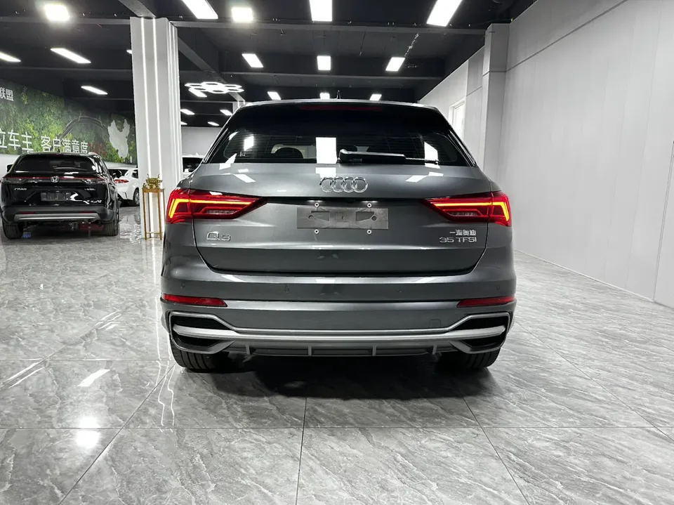 Audi Q3 Audi Q3 2022 35 TFSI Fashionable and Dynamic 2022 — миниатюра 2