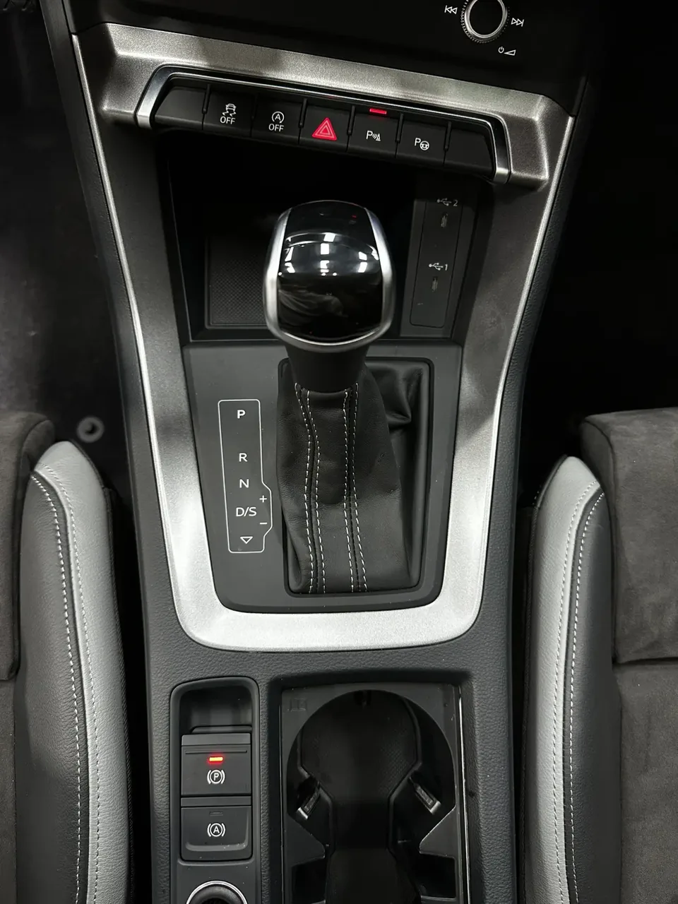 Audi Q3 Audi Q3 2022 35 TFSI Fashionable and Dynamic 2022 — миниатюра 4