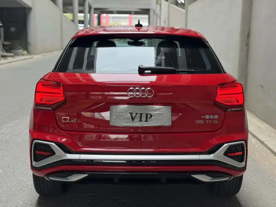 Audi Q2L Audi Q2L 2022 35 TFSI aggressive and dynamic model 2022 — миниатюра 2