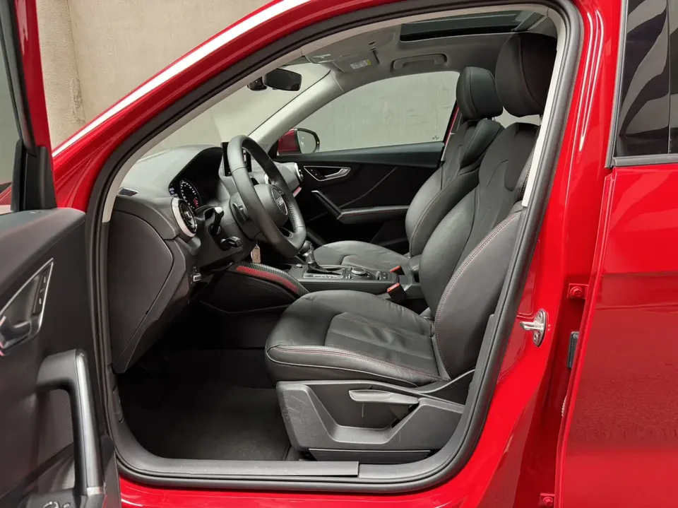 Audi Q2L Audi Q2L 2022 35 TFSI aggressive and dynamic model 2022 — миниатюра 5