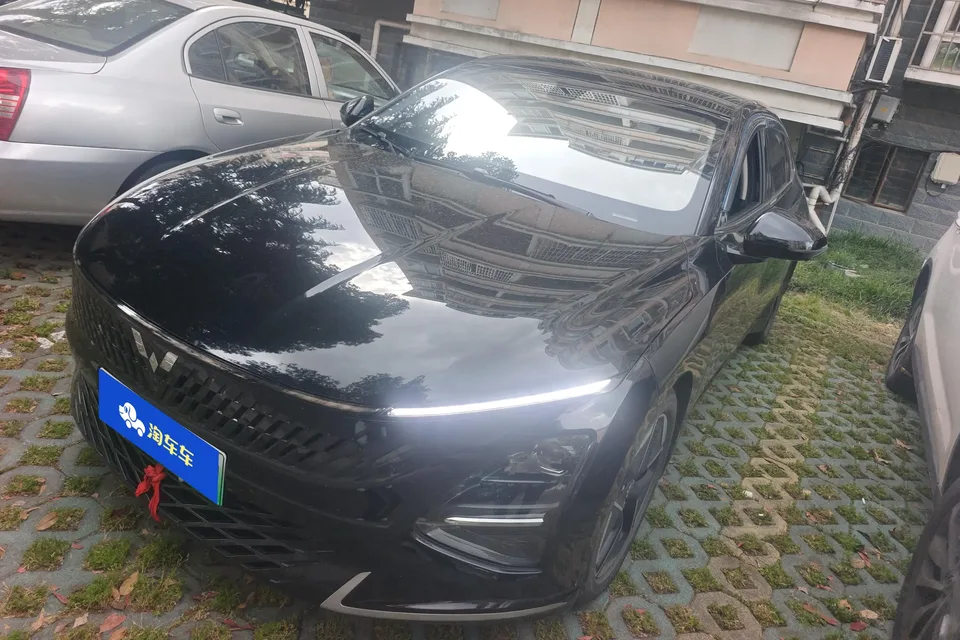 Wuling Starlight PHEV Starlight PHEV 2023 150 Advanced Edition 2024 — photo 1, buy with delivery to Moscow