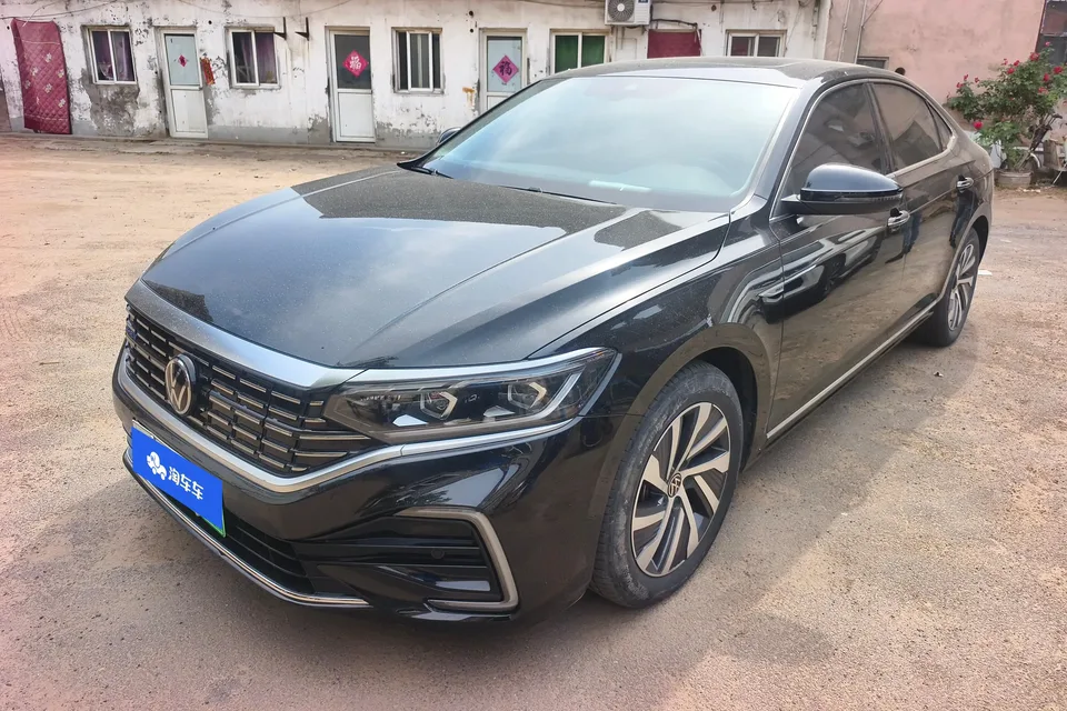 Volkswagen Passat PHEV 2023