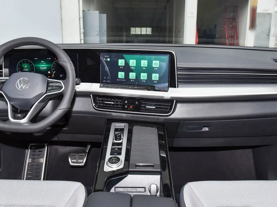Volkswagen Patrol 2024 Lanxun 380TSI 4WD R-line Touring Edition 2024 — миниатюра 3