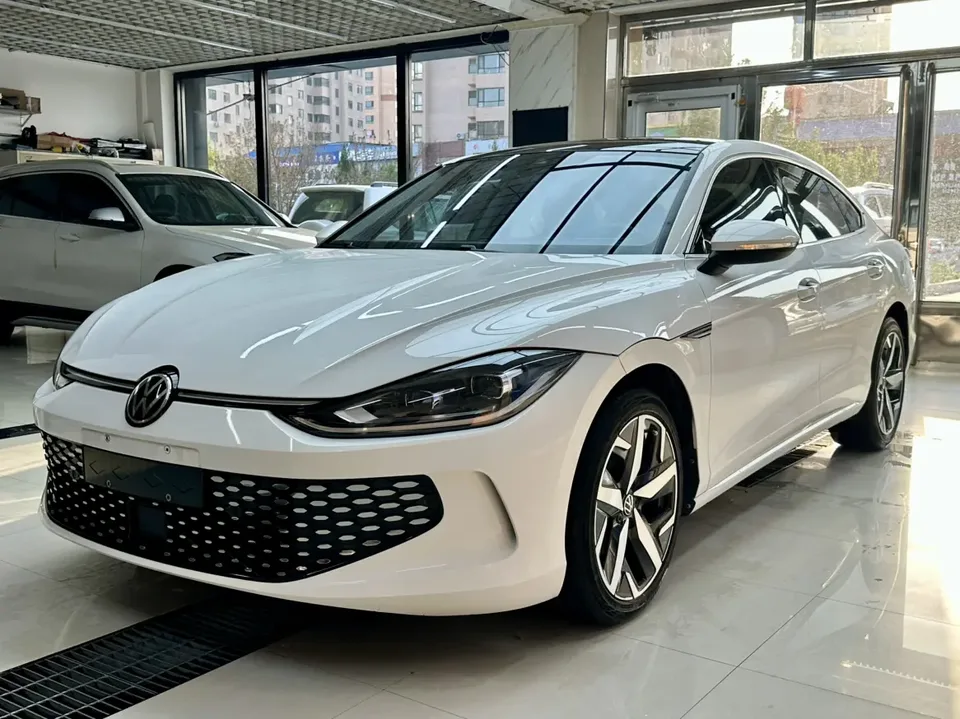 Volkswagen Lamando Lingdu Lingdu L 280TSI DSG Cool Edition 2022 — фото 1, купить с доставкой в Москву