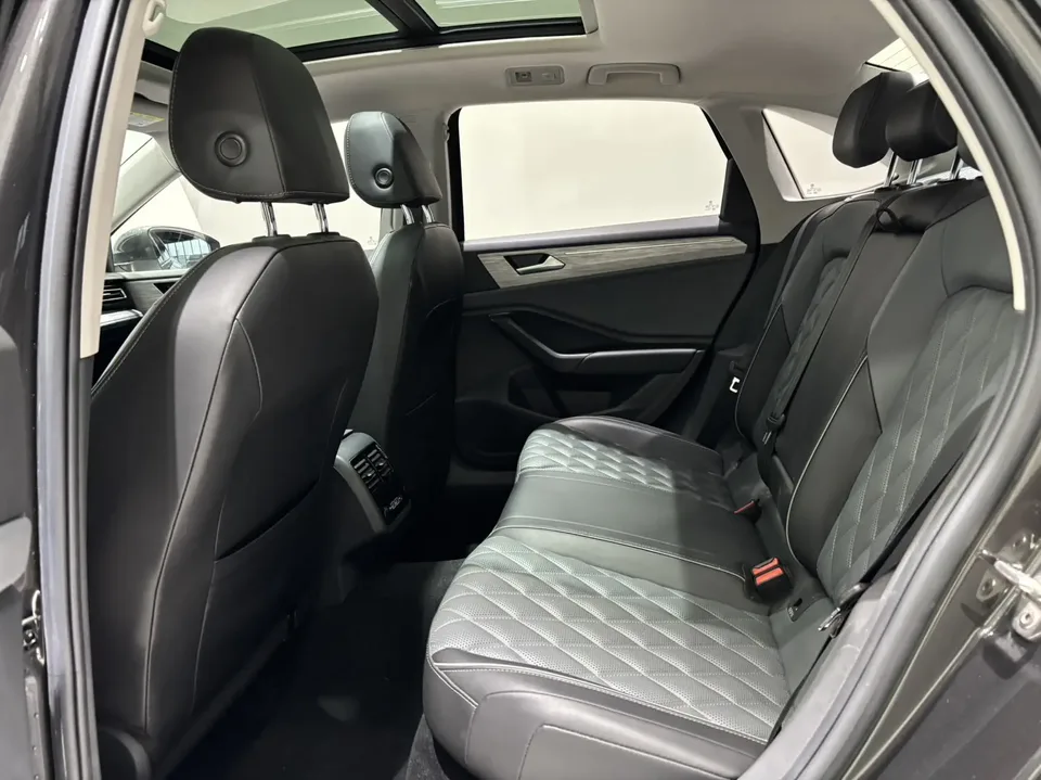 Volkswagen Sagitar 2023 Sagitar 280TSI DSG Beyond Edition 2022 — миниатюра 5