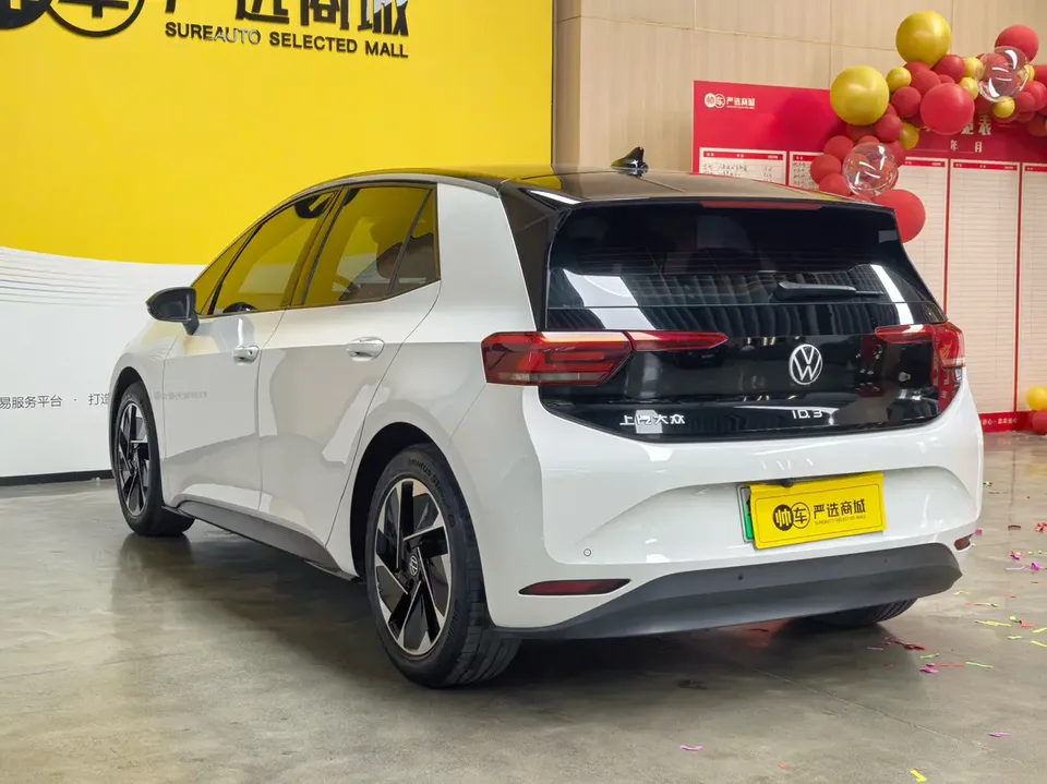 Volkswagen ID.3 Pure Smart Edition 2024 — миниатюра 2