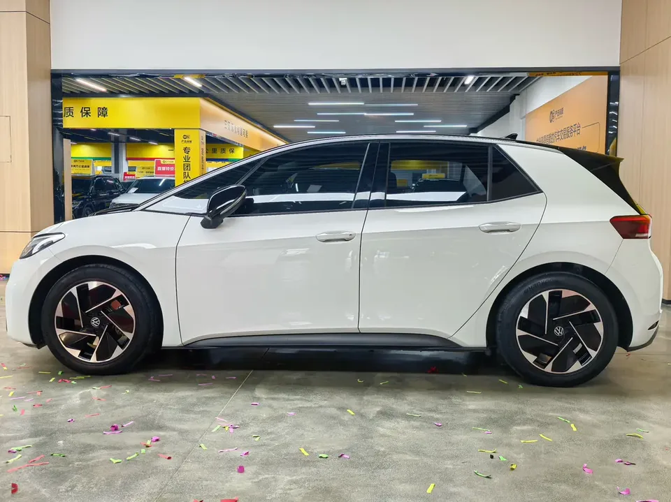 Volkswagen ID.3 Pure Smart Edition 2024 — миниатюра 4