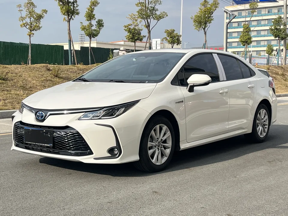 Toyota Corolla Intelligent Electric Hybrid Dual Engine 1.8L E-CVT Elite Edition 2024 — фото 1, купить с доставкой в Москву