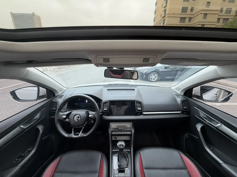 Skoda Karoq facelift TSI280 luxury version 2022 — миниатюра 3