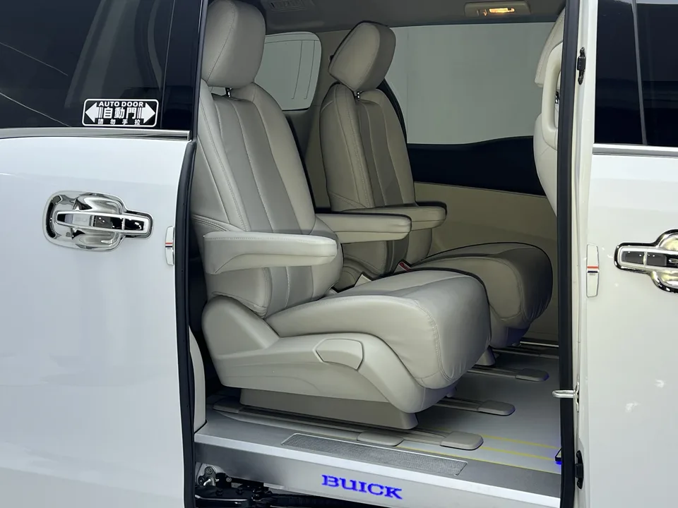 Buick GL8 Buick GL8 2023 Land Business Class 2.0T Comfort Edition 2025 — миниатюра 4