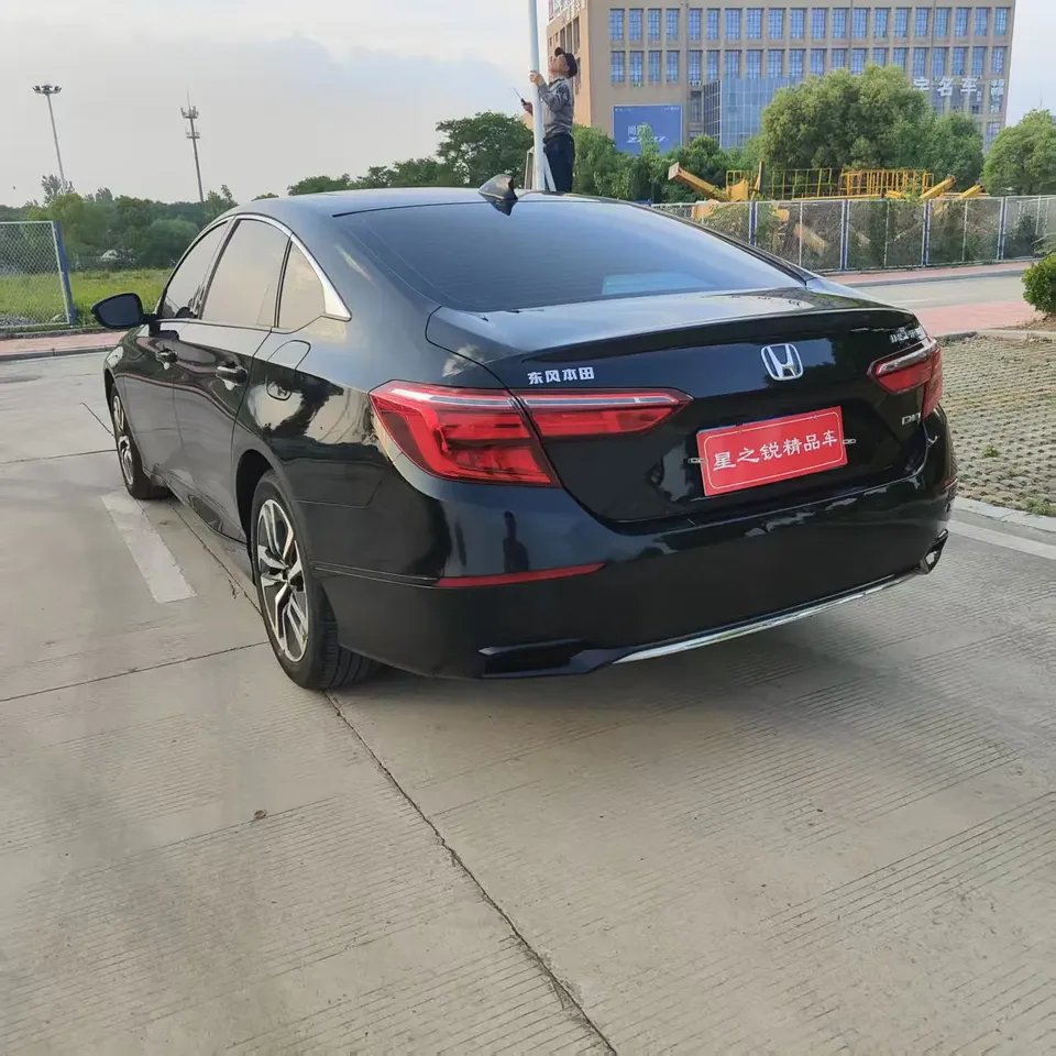 Honda Inspire 2022 Insignia Hybrid 2.0L Pure Elegant Edition 2023 — миниатюра 2