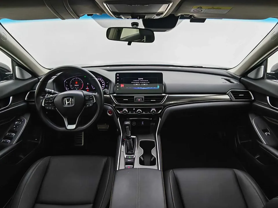 Honda Accord 2022 Accord 260TURBO Fantasy Night Premium Edition 2022 — миниатюра 5