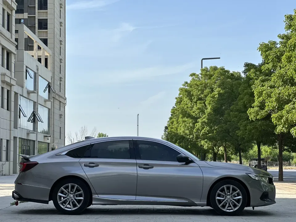 Honda Accord Accord 2022 260TURBO Deluxe Edition 2022 — миниатюра 4