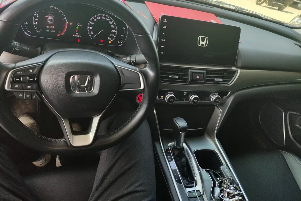 Honda Accord Accord 2022 260TURBO Deluxe Edition 2023 — миниатюра 5